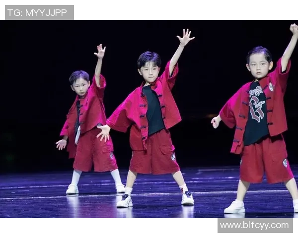 深圳街舞队的节奏表现分析与反思探讨街舞文化的传承与创新